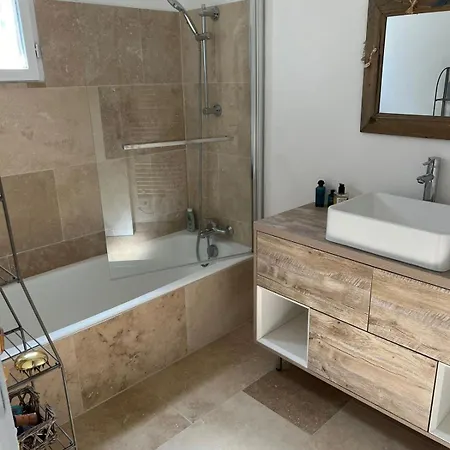 Villa Maison A 50 M De La Plage, 10 Personnes, 5 En Corse Du Sud,